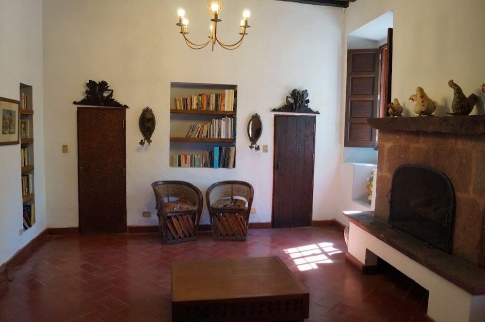 לינה וארוחת בוקר סאן מיגל דה אלנדה Casa Liza מראה חיצוני תמונה