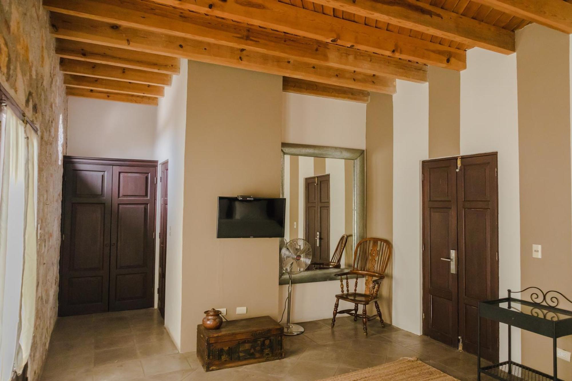 לינה וארוחת בוקר סאן מיגל דה אלנדה Casa Liza מראה חיצוני תמונה